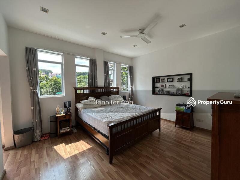 For Sale - Value Buy! Great Investment! Lovely 2 Sty Corner Terr @ Li Po Ave, MRT Lentor Station