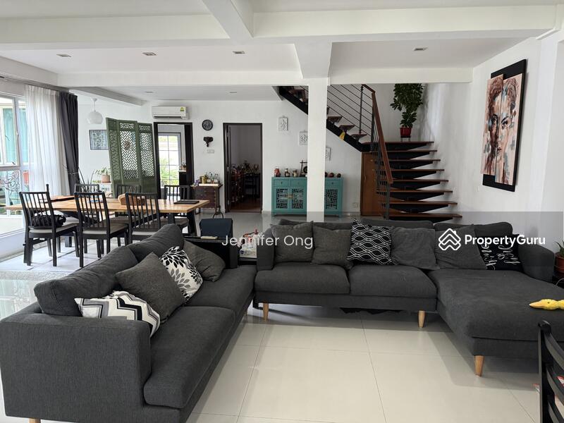 For Sale - Value Buy! Great Investment! Lovely 2 Sty Corner Terr @ Li Po Ave, MRT Lentor Station