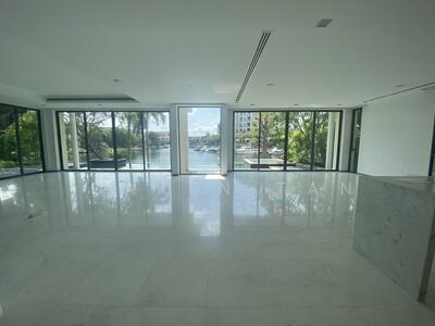 For Rent - Paradise Island