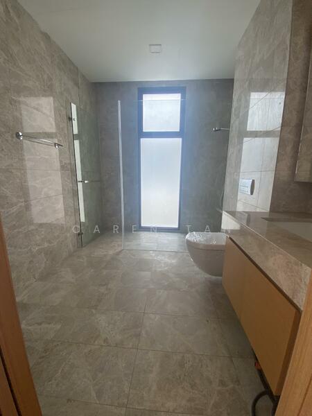 Paradise Island, Paradise Island, 7 Bedrooms, 11,371 sqft, Bungalow House For Rent, by Caren Tan, 60093349 - Bathroom - PropertyGuru.com.sg