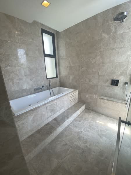 Paradise Island, Paradise Island, 7 Bedrooms, 11,371 sqft, Bungalow House For Rent, by Caren Tan, 60093349 - Bathroom - PropertyGuru.com.sg