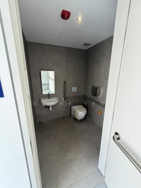 F&B SPACE FOR RENT @ DICKSON ROAD, Dickson Road, 2,527 sqft, Food & Beverage For Rent, by Shane Yeo, 60093498 - Bathroom - CommercialGuru.com.sg