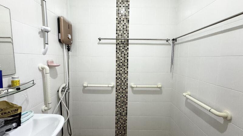 115 Pending Road, 115 Pending Road, Room Rental, 120 sqft, HDB Flat For Rent, by Brigitte Tan 郑滢薇, 60093505 - Bathroom - PropertyGuru.com.sg