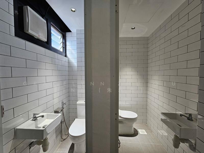 Geylang Freehold Commercial Shophouse | No ABSD | No GST, Geylang Road, 4,457 sqft, Shop / Shophouse For Sale, by Gracelynn Zhu Qiu Linn (朱秋霖), 60093535 - Every level comes with toilet facility  - CommercialGuru.com.sg