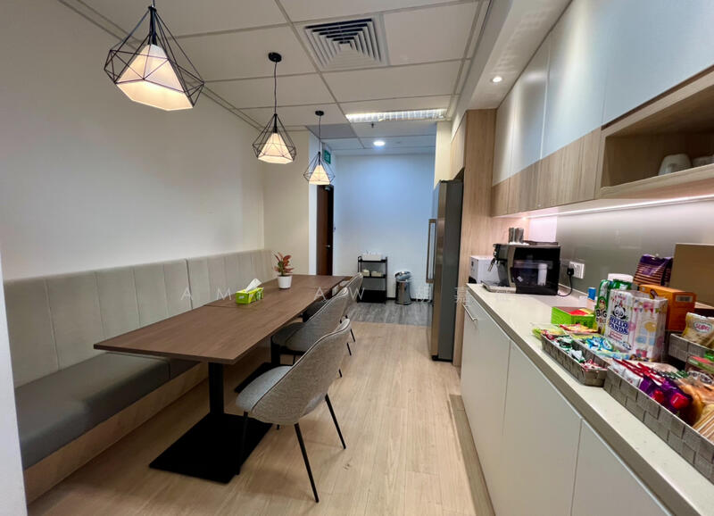 RAFFLES PLACE | Marina Bay Views | Well Fitted Office |, Raffles Place MRT, 4,295 sqft, Office For Rent, by Amy Aw 胡嘉薇, 60093539 - CommercialGuru.com.sg