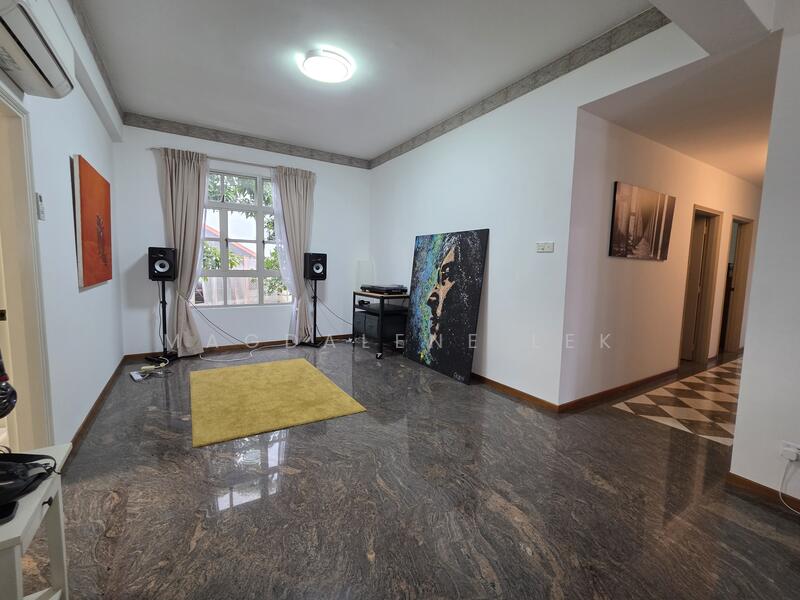 Dining room (pic 2)