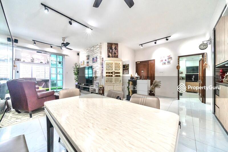 For Sale - Villa De West