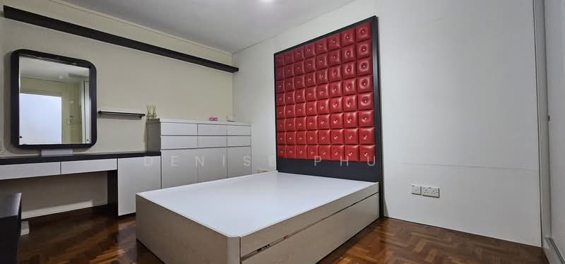 558 Jurong West Street 42 HDB Flat For Sale at S$ 888,888 | PropertyGuru Singapore - Bedroom