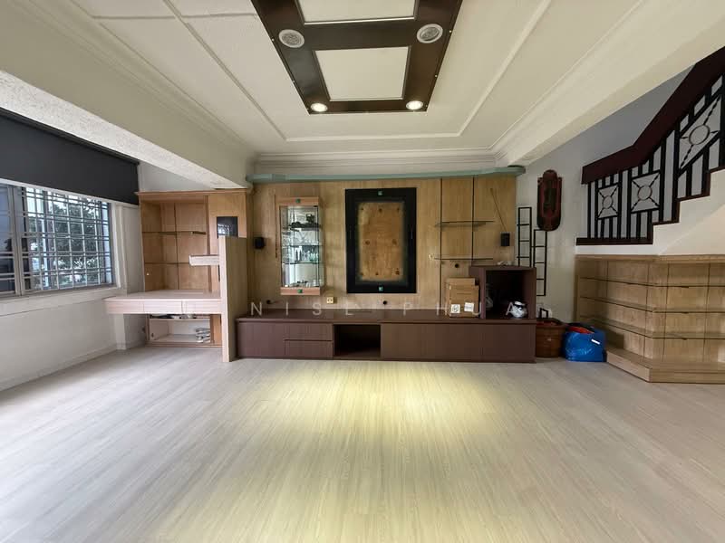 For Sale - 558 Jurong West Street 42