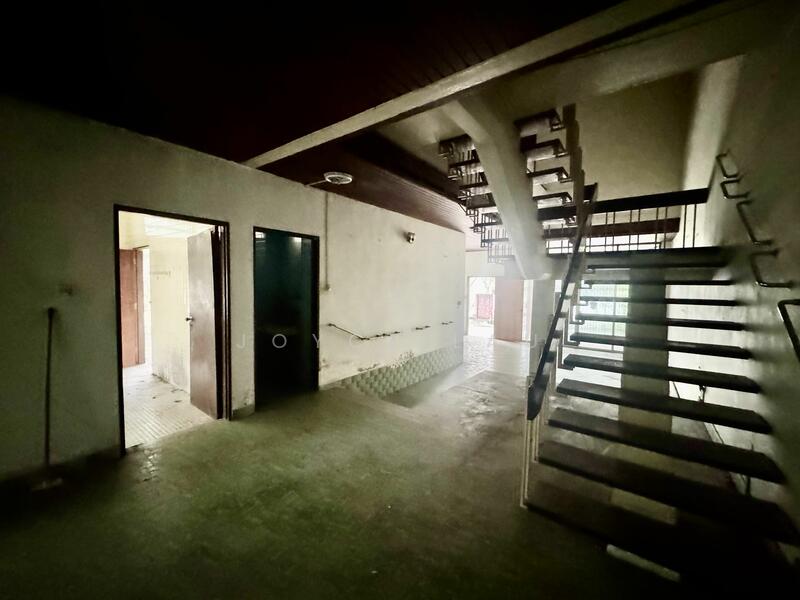 Semi DetachedB eautiful FH land for rebuild! Near Beauty World MRT, Below Value Semi-Detached House For Sale at S$ 7,000,000 | PropertyGuru Singapore