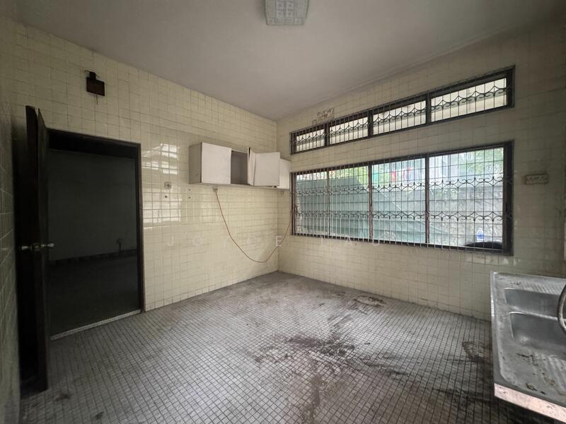 Semi Detached wide frontage FH land for rebuild! Near Beauty World MRT, Below Value Semi-Detached House For Sale at S$ 6,990,000 | PropertyGuru Singapore