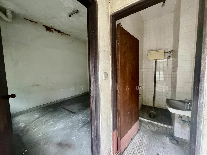 Semi Detached wide frontage FH land for rebuild! Near Beauty World MRT, Below Value Semi-Detached House For Sale at S$ 6,990,000 | PropertyGuru Singapore