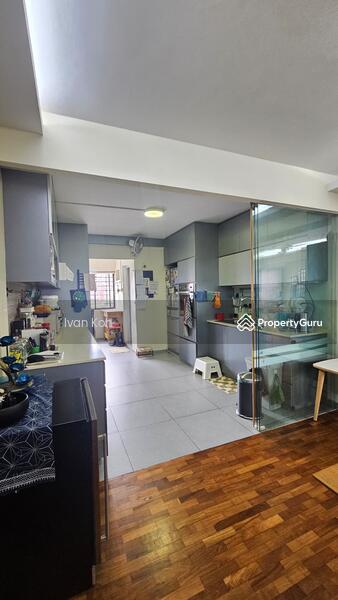 For Sale - 20 Queen's Close