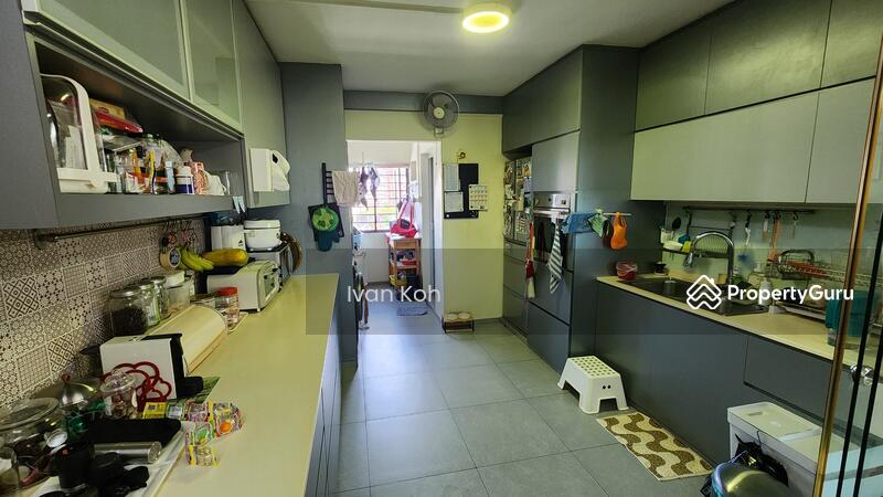 For Sale - 20 Queen's Close