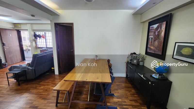 For Sale - 20 Queen's Close