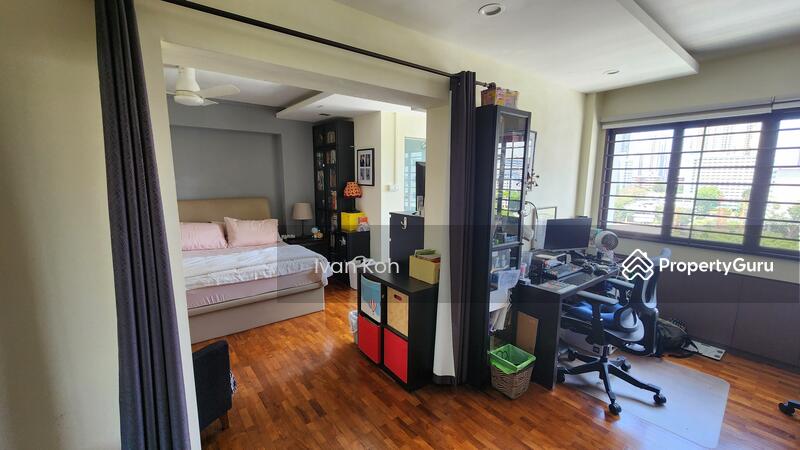 For Sale - 20 Queen's Close