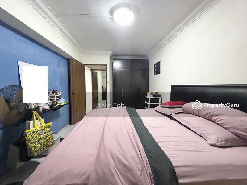 For Sale - 330 Sembawang Close