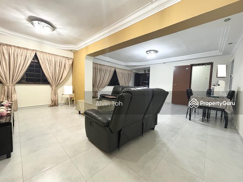 For Sale - 330 Sembawang Close