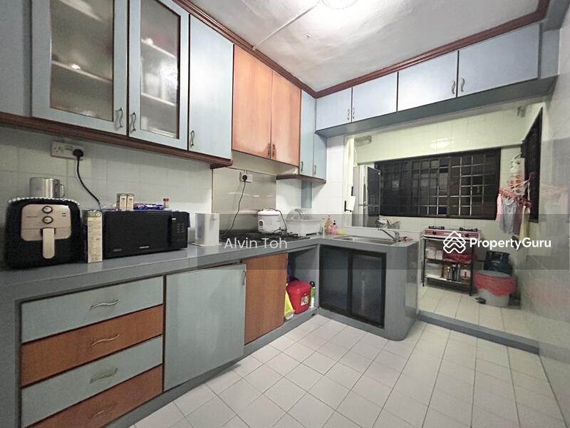 For Sale - 330 Sembawang Close