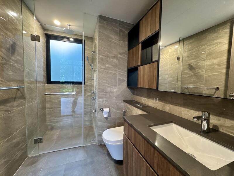 Master Toilet