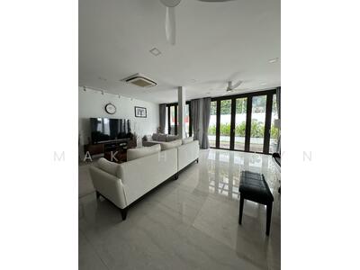 For Sale - Move In Condition 2 Storey Semi Detached in Kembangan