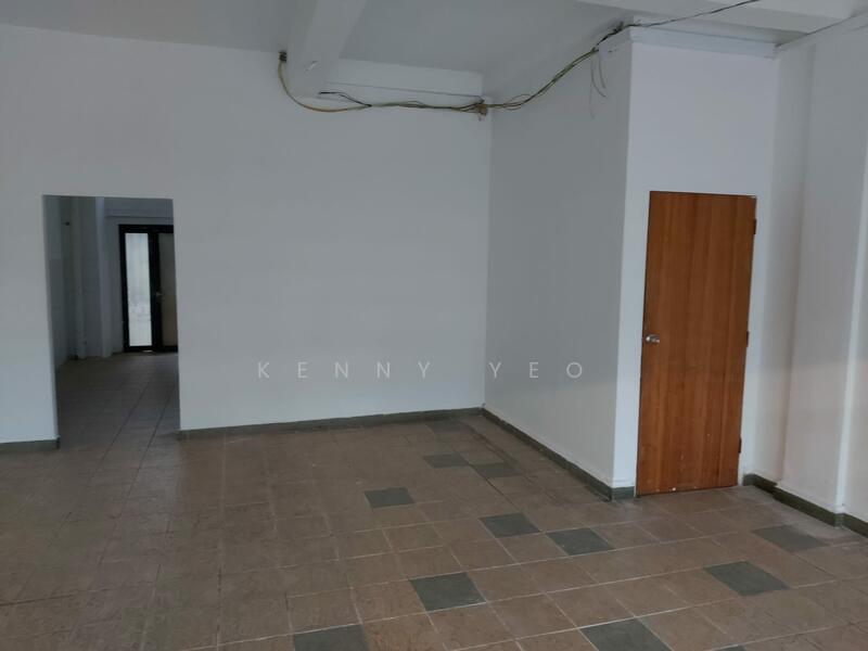 4 Changi Village Road, , 1,420 sqft, Shop / Shophouse For Sale, by Kenny Yeo, 60094314 - Living Room - CommercialGuru.com.sg