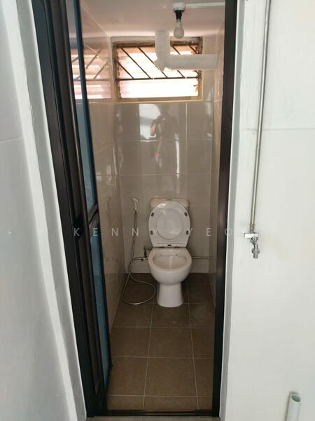 4 Changi Village Road, , 1,420 sqft, Shop / Shophouse For Sale, by Kenny Yeo, 60094314 - Bathroom - CommercialGuru.com.sg