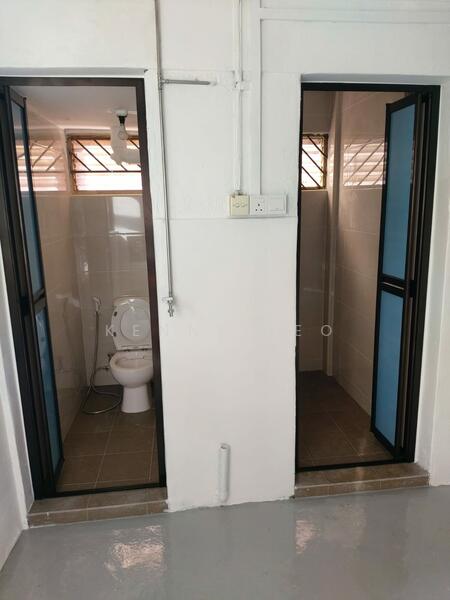 4 Changi Village Road, , 1,420 sqft, Shop / Shophouse For Sale, by Kenny Yeo, 60094314 - Bathroom - CommercialGuru.com.sg