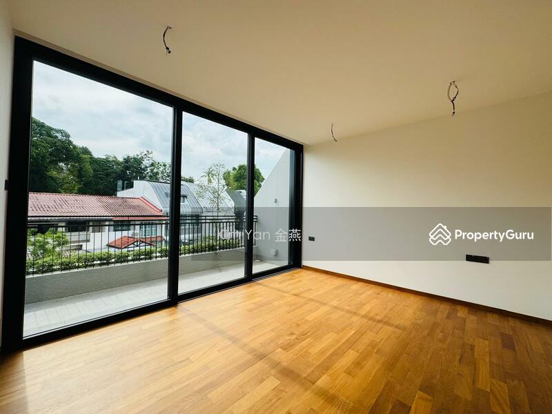 For Sale - Brand New & Beautiful, 3 levels with Lift, 5 bedrooms all ensuite with wardrobes