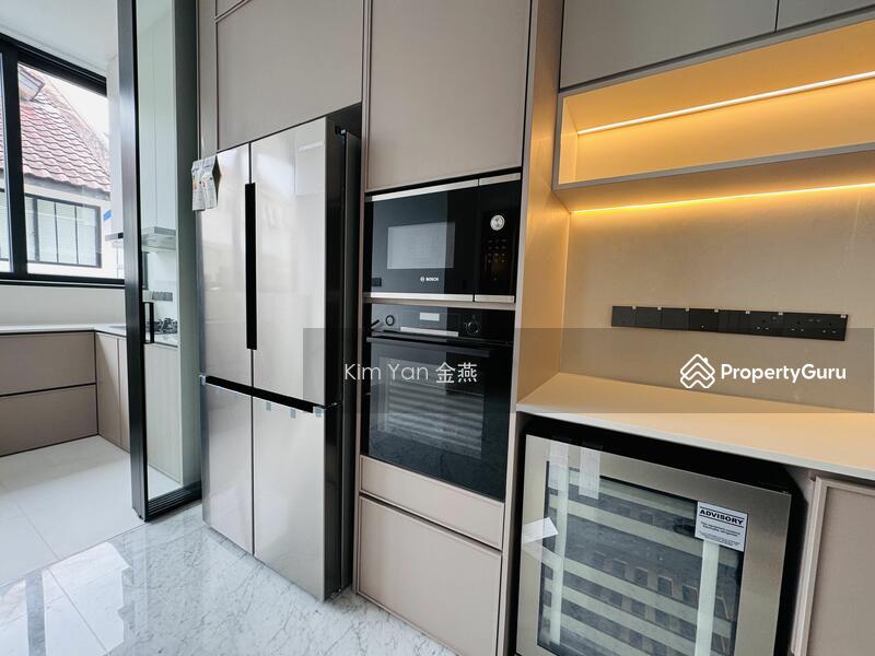 For Sale - Brand New & Beautiful, 3 levels with Lift, 5 bedrooms all ensuite with wardrobes