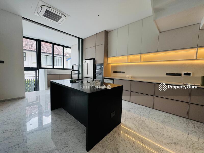 For Sale - Brand New & Beautiful, 3 levels with Lift, 5 bedrooms all ensuite with wardrobes