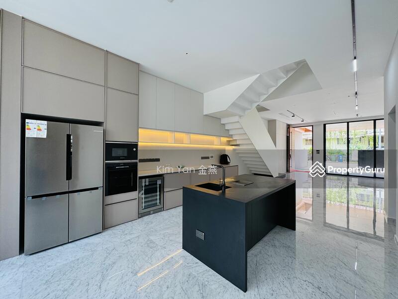 For Sale - Brand New & Beautiful, 3 levels with Lift, 5 bedrooms all ensuite with wardrobes