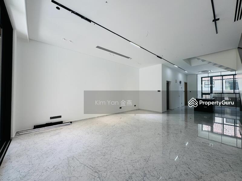 For Sale - Brand New & Beautiful, 3 levels with Lift, 5 bedrooms all ensuite with wardrobes