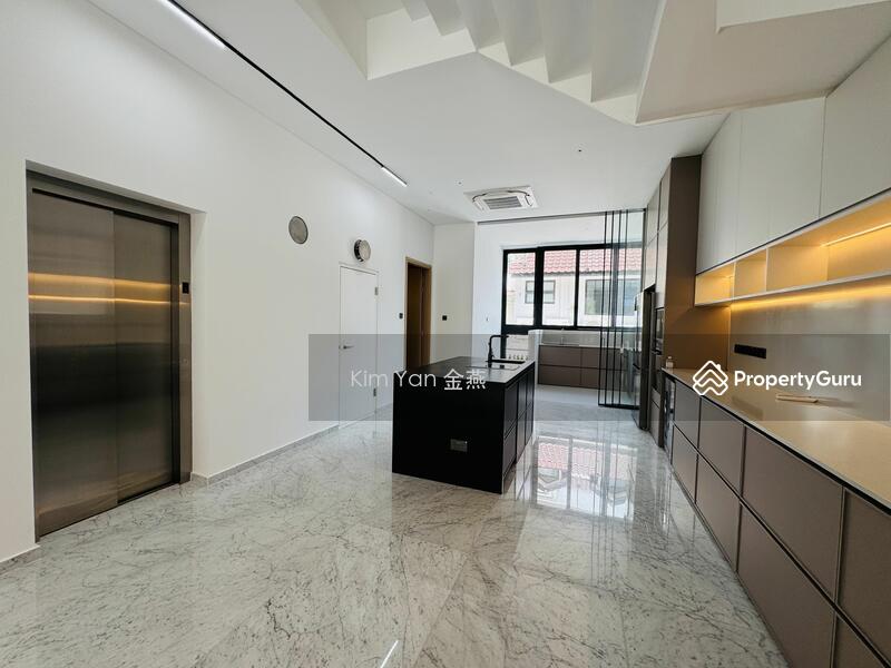 For Sale - Brand New & Beautiful, 3 levels with Lift, 5 bedrooms all ensuite with wardrobes