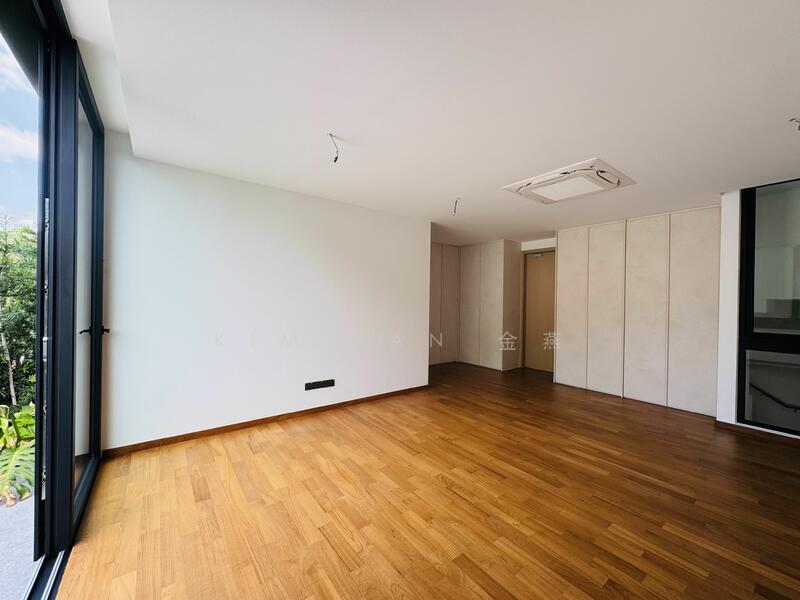 For Sale - Brand New & Beautiful, 3 levels with Lift, 5 bedrooms all ensuite with wardrobes
