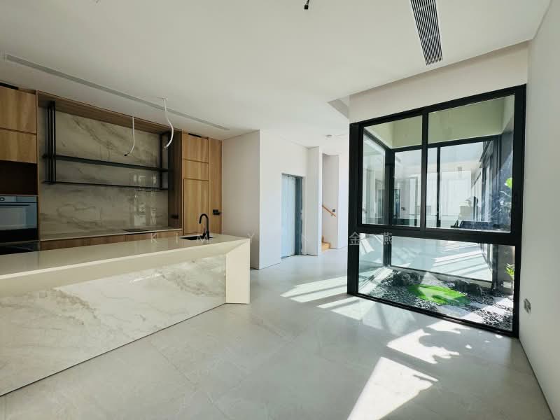 Brand New & Stunning, Luxury Living with home lift and swimming pool at prime district 11, Botanic Gardens vicinity - call 8130 3636 for details, 6 Bedrooms, 8,562 sqft, Semi-Detached House For Sale, by Kim Yan 金燕, 60094538 - PropertyGuru.com.sg