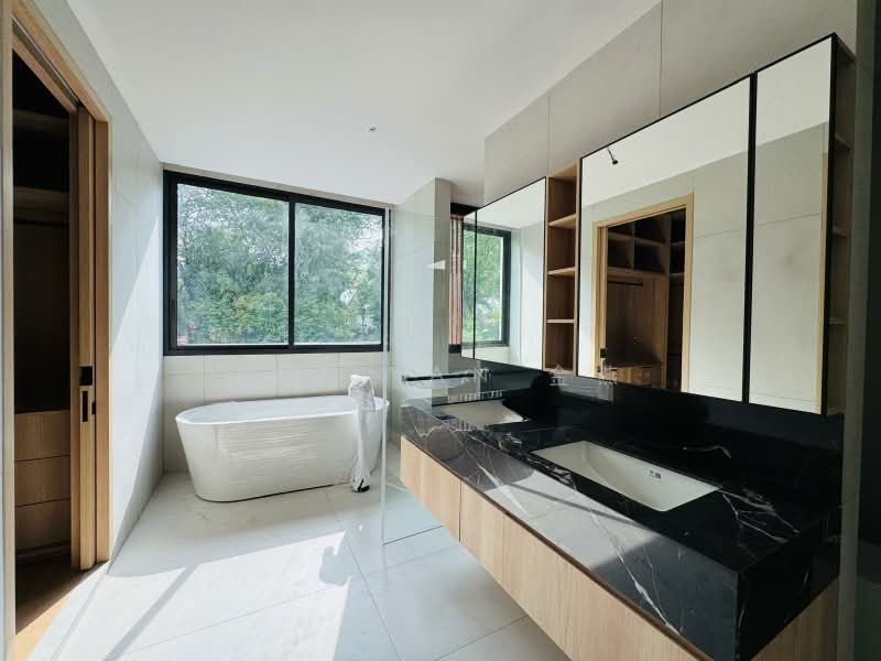 Brand New & Stunning, Luxury Living with home lift and swimming pool at prime district 11, Botanic Gardens vicinity - call 8130 3636 for details, 6 Bedrooms, 8,562 sqft, Semi-Detached House For Sale, by Kim Yan 金燕, 60094538 - PropertyGuru.com.sg