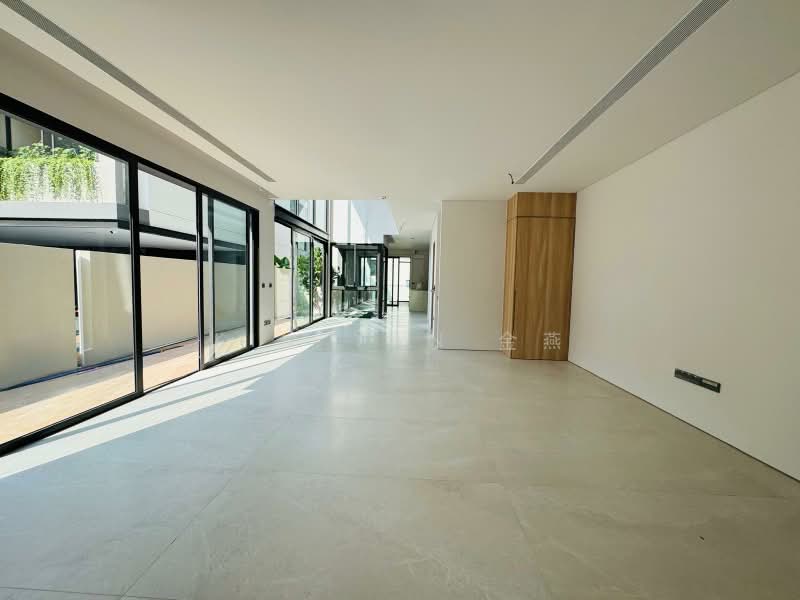 Brand New & Stunning, Luxury Living with home lift and swimming pool at prime district 11, Botanic Gardens vicinity - call 8130 3636 for details, 6 Bedrooms, 8,562 sqft, Semi-Detached House For Sale, by Kim Yan 金燕, 60094538 - PropertyGuru.com.sg
