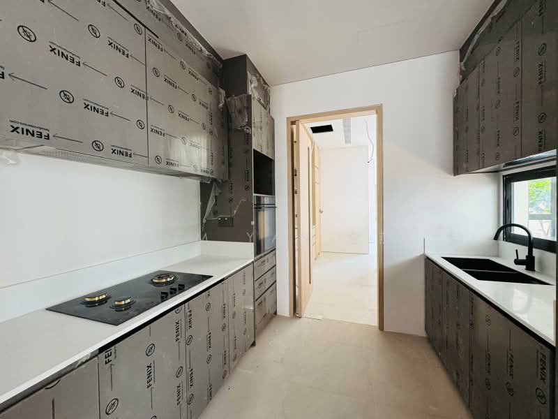 Brand New & Stunning, Luxury Living with home lift and swimming pool at prime district 11, Botanic Gardens vicinity - call 8130 3636 for details, 6 Bedrooms, 8,562 sqft, Semi-Detached House For Sale, by Kim Yan 金燕, 60094538 - PropertyGuru.com.sg