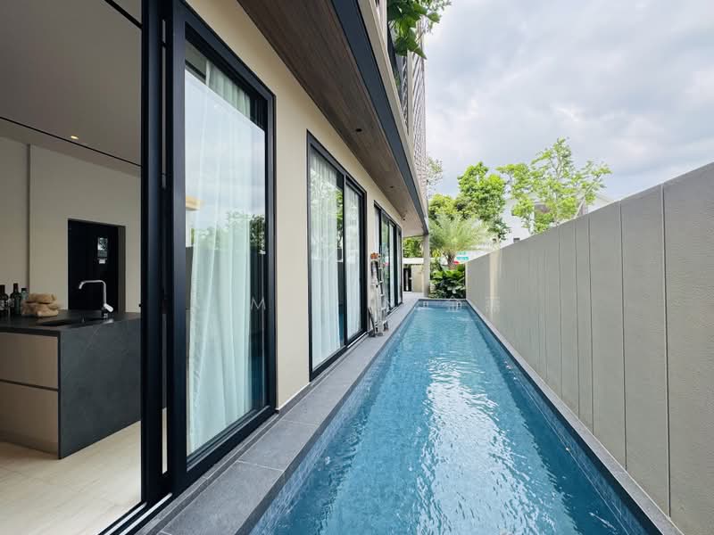 Brand New & Stunning Semi-D, Luxury Living with home lift at prime district 11, walk to Tan Kah Kee MRT – call 8130 3636 to view now!, 6 Bedrooms, 6,702 sqft, Corner Terrace For Sale, by Kim Yan 金燕, 60094539 - PropertyGuru.com.sg