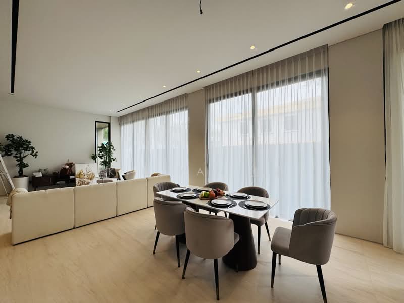 Brand New & Stunning Semi-D, Luxury Living with home lift at prime district 11, walk to Tan Kah Kee MRT – call 8130 3636 to view now!, 6 Bedrooms, 6,702 sqft, Corner Terrace For Sale, by Kim Yan 金燕, 60094539 - PropertyGuru.com.sg