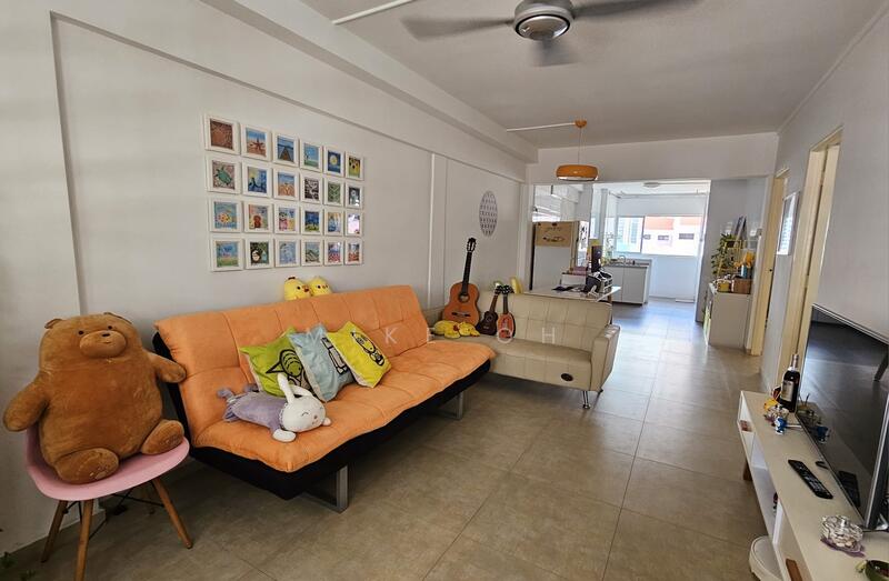 108 Potong Pasir Avenue 1, 108 Potong Pasir Avenue 1, 2 Bedrooms, 796 sqft, HDB Flat For Rent, by Mike Oh, 60094631 - Living Room - PropertyGuru.com.sg