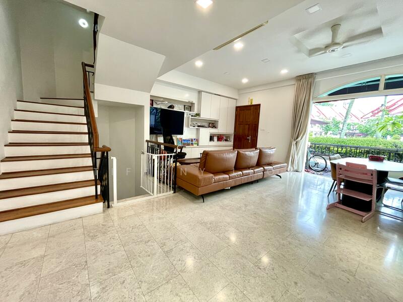 For Rent - ***5 MINS TO MAYFLOWER MRT & SNGS! 3 STY LANDED SPACE