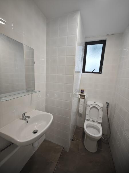 Invest Ho Building, 1 MacTaggart Road, 130 sqft, Light Industrial (B1) For Rent, by Wyn Tan, 60095161 - Bathroom - CommercialGuru.com.sg