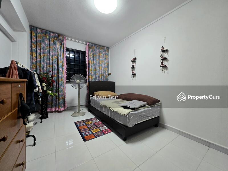 For Sale - 426 Hougang Avenue 6