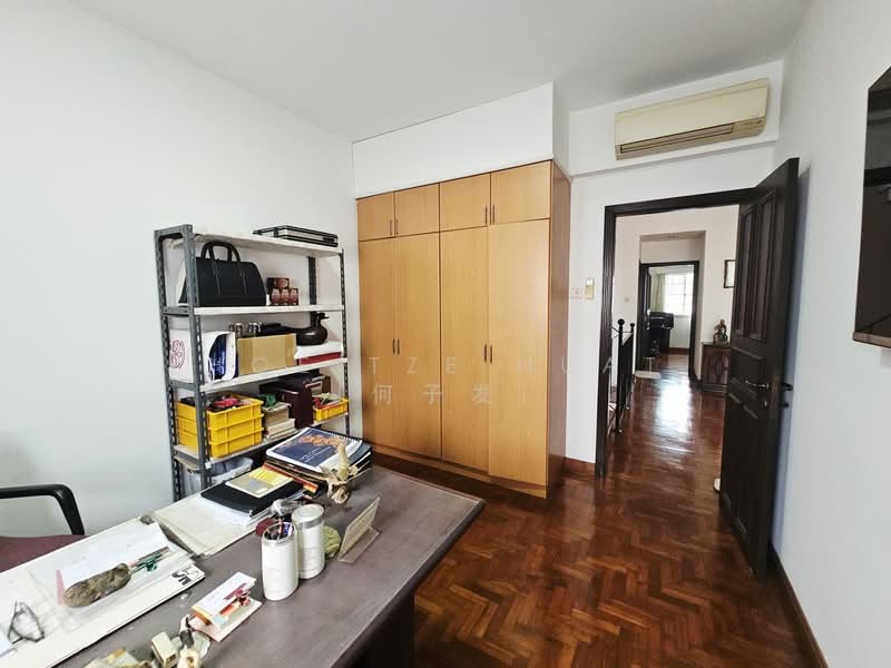 Villa Verde Terraced House For Sale at S$ 2,380,000 | PropertyGuru Singapore - Study