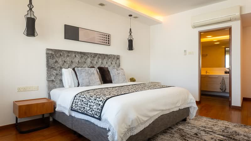 MBR1 $2900 available 7 May