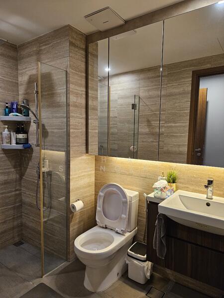 Master bathhroom