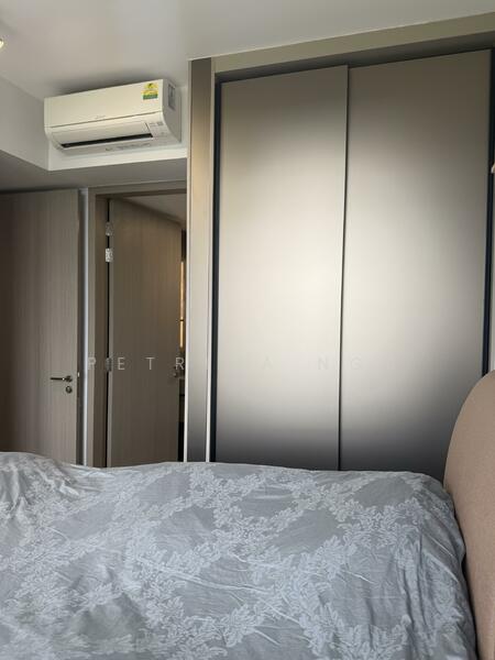 Master bedrm wardrobe w/ side panel