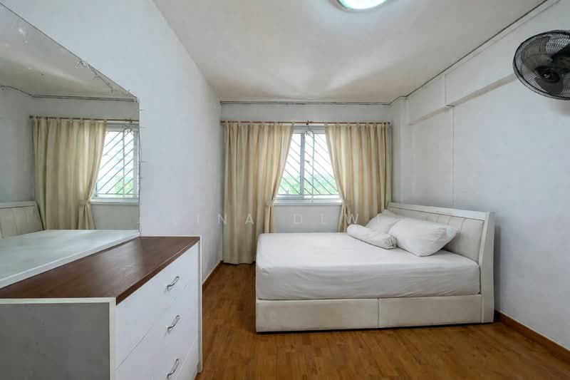 For Sale - 216 Serangoon Avenue 4